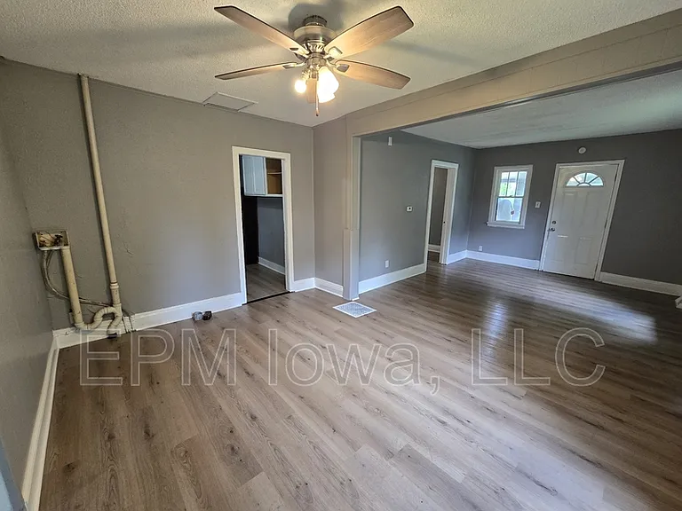 24 Van Buren St — Photo 7