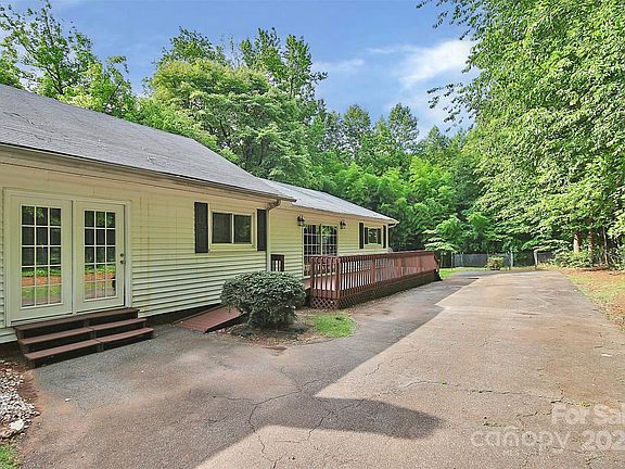 2nd image of 600 Caroline Ave