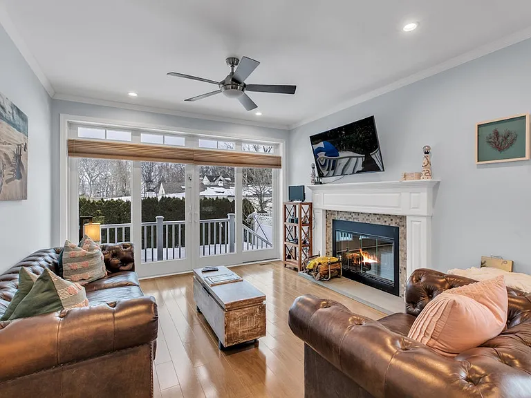 300 Fiddler Ln — Photo 9