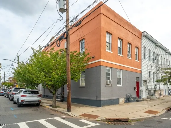 655 4Th Ave, Elizabeth City, NJ 07202