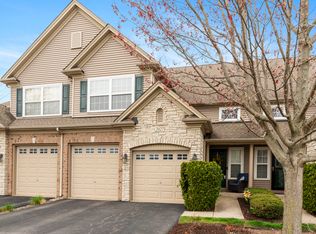 2027 Canyon Creek Dr, Aurora, IL 60503