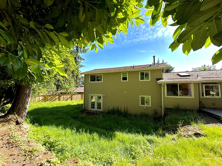 16915 NE 22nd Pl — Photo 8