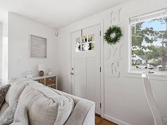 5th image of 49 Canterbury Rd