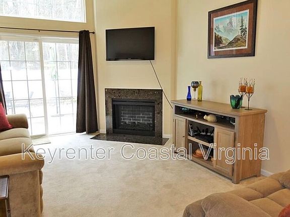 3rd image of 206 Monticello Ct