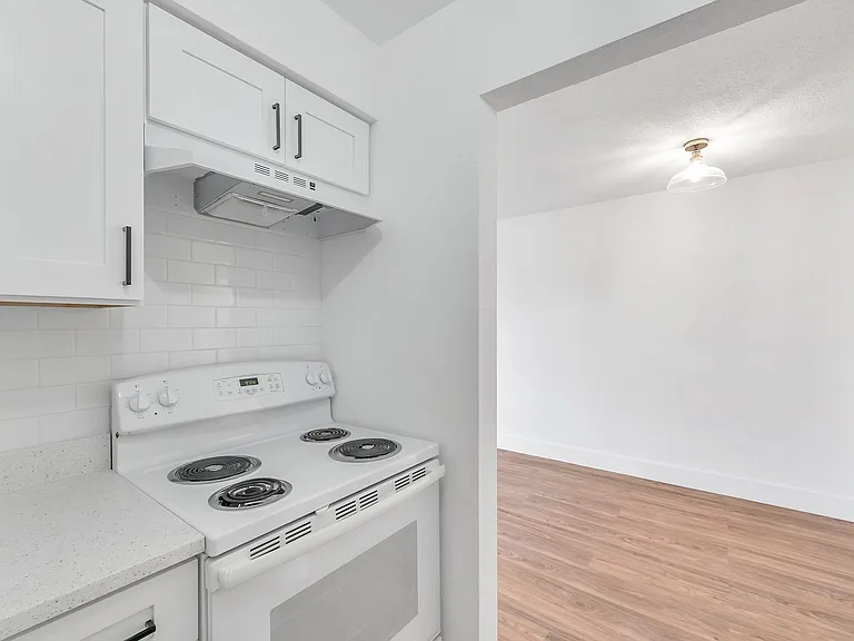 2366 Shelley St #14 — Photo 21