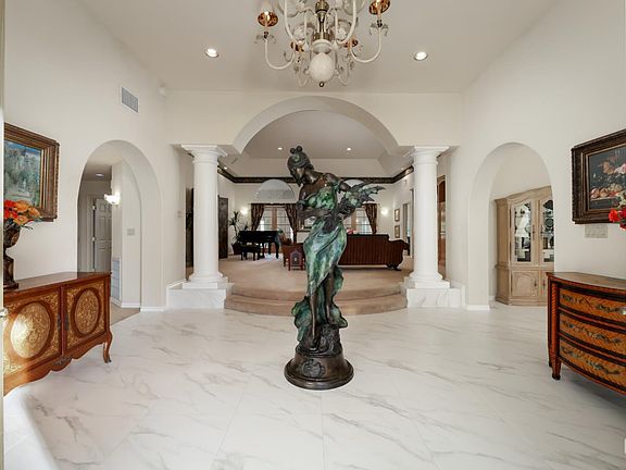5th image of 7301 Calle Sagrada