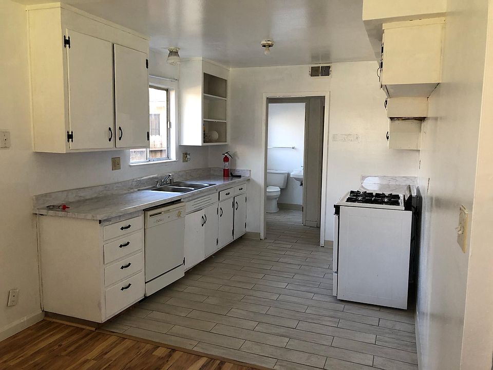 1st image of 1092 43rd Ave
