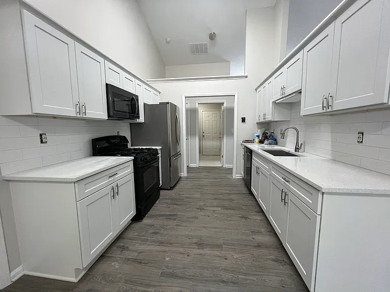 2730 Cambridge Park Dr — Photo 10