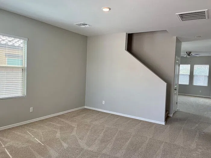 5 bed, 3.0 bath, 2688 sqft, $2,350 — Photo 2