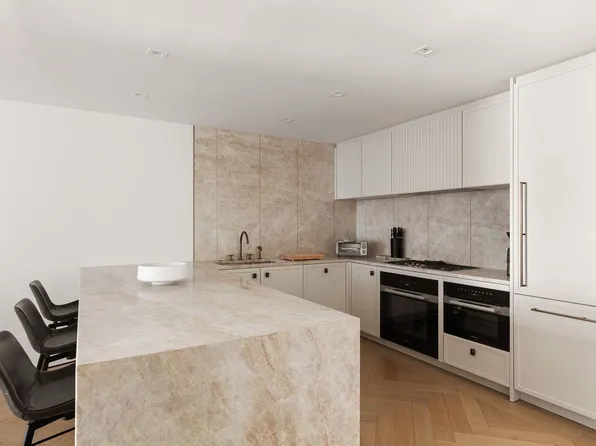 310 East 86th Street image 5 of 24