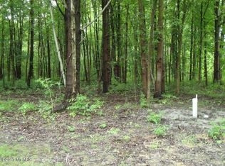 Chickaming Trl, Three oaks, MI 49128