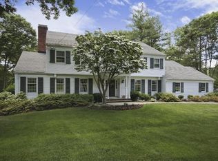 4 Stratford Ln, Ho Ho Kus, NJ 07423