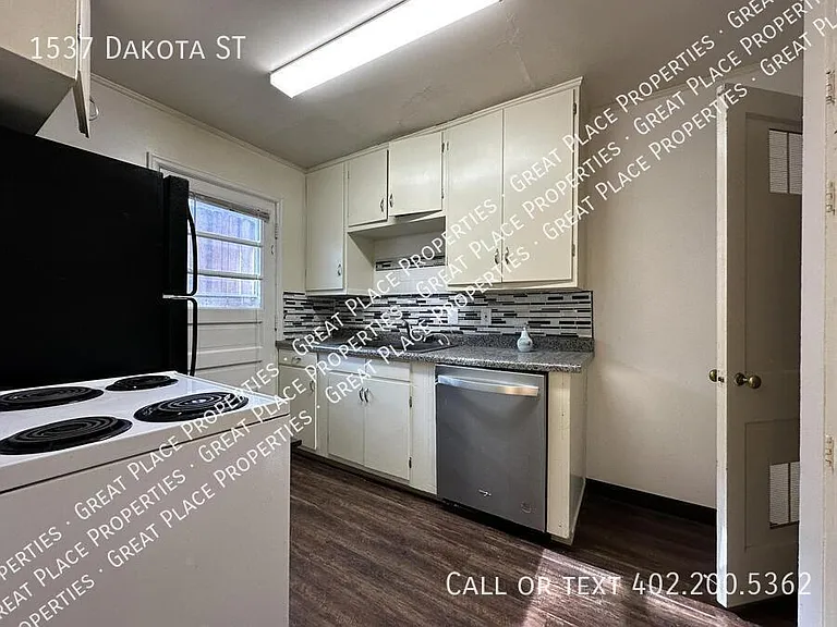 1537 Dakota St — Photo 6