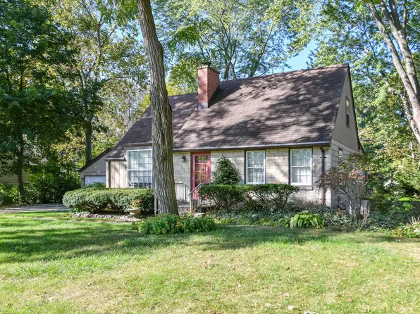 985 Forest LANE, Brookfield, WI 53005
