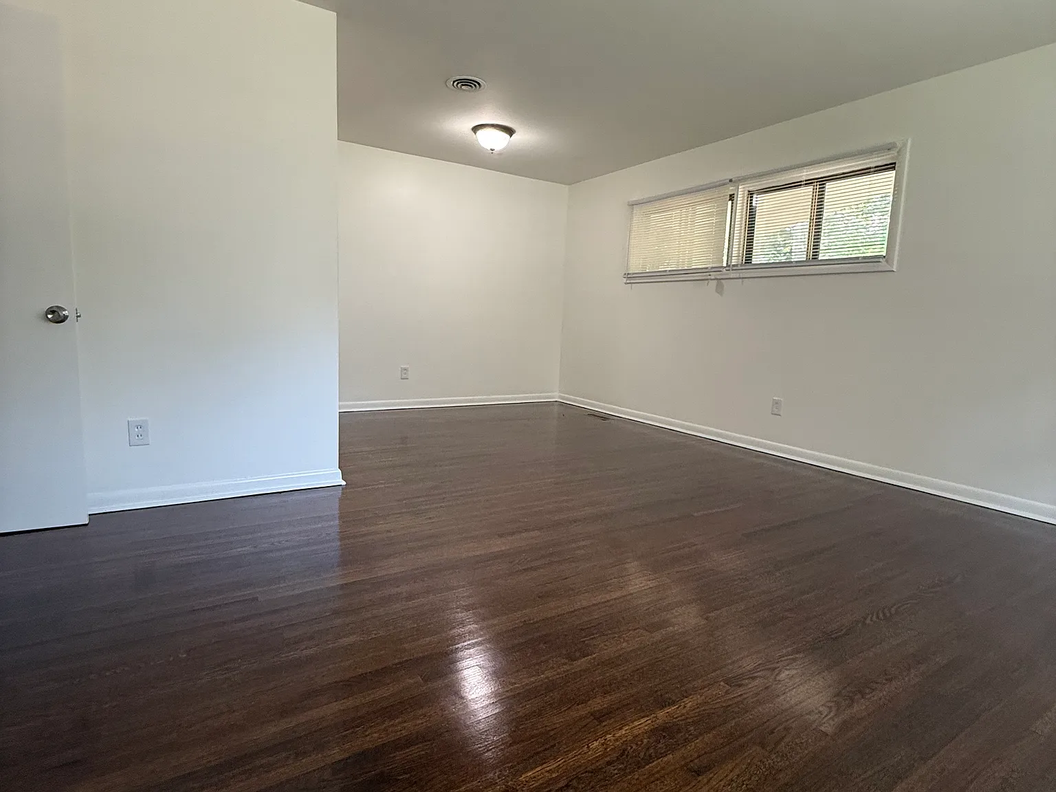 3 bed, 1125 sqft, $1,400 — Photo 3