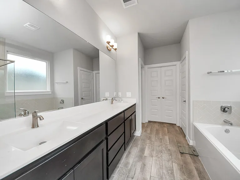 3815 Favor Forest Ct — Photo 24