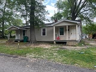 1st image of 605 Dallas Milwee