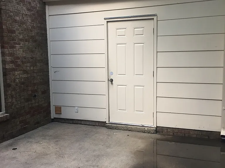 815 Seabury Ct — Photo 32