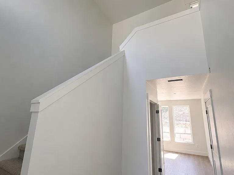 1537 S 600th St E — Photo 10