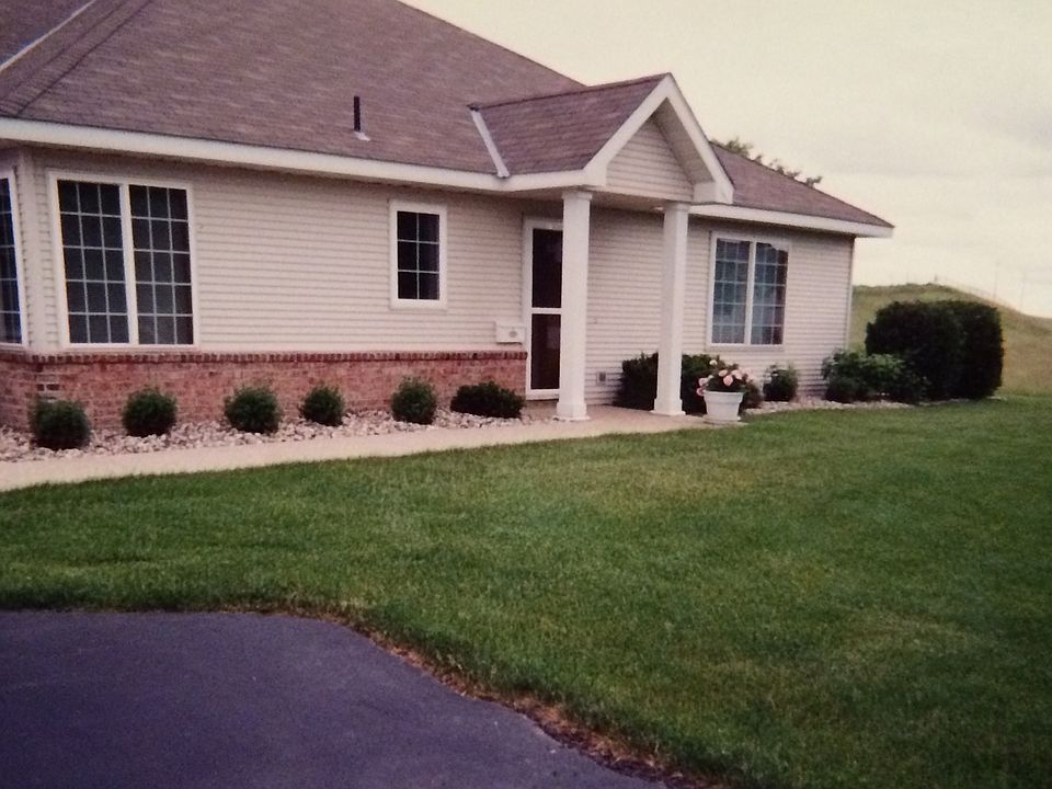 Exterior Front Entry