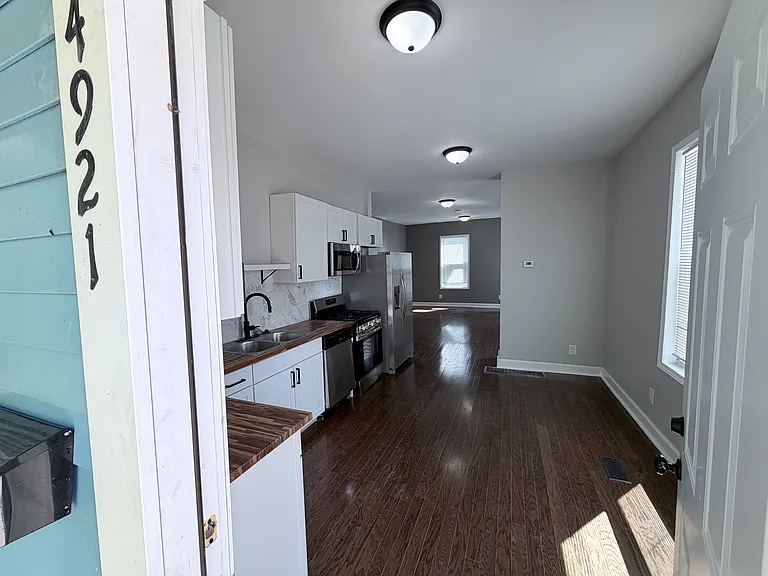 4921 Eastern Ave #4921 — Photo 2
