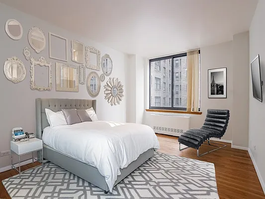 Sold by Sotheby's International Realty | media 17