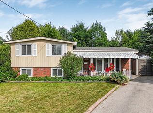 23 Coral Dr, Hamilton, ON L8V 2N4