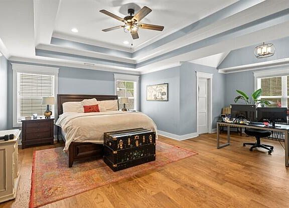 3rd image of 637 Lullwater Rd