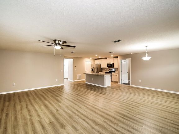 4th image of 3507 Twin Falls Dr