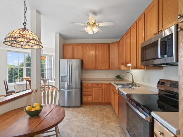 15001 Burnhaven Dr Unit 216, Burnsville, MN 55337