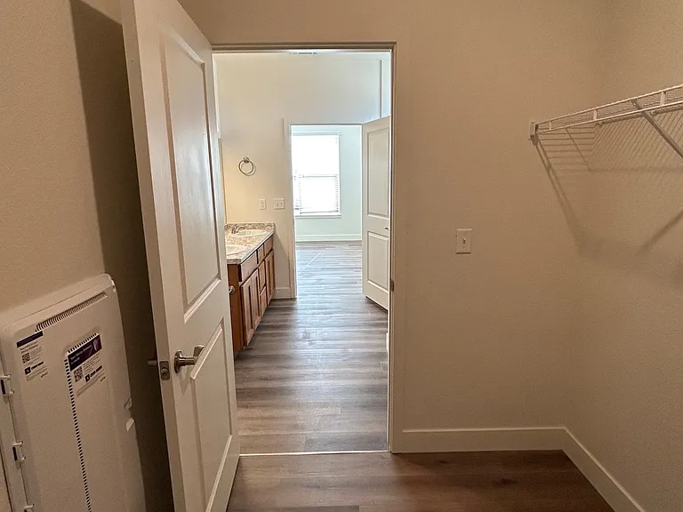 The Overlook Apartments — Photo 41