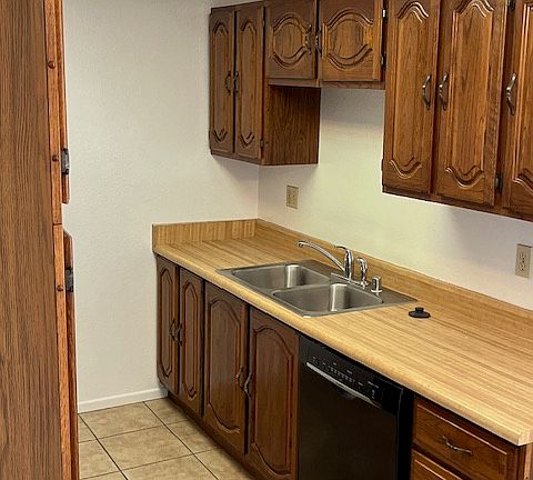 5th image of 10771 Walnut St #10777