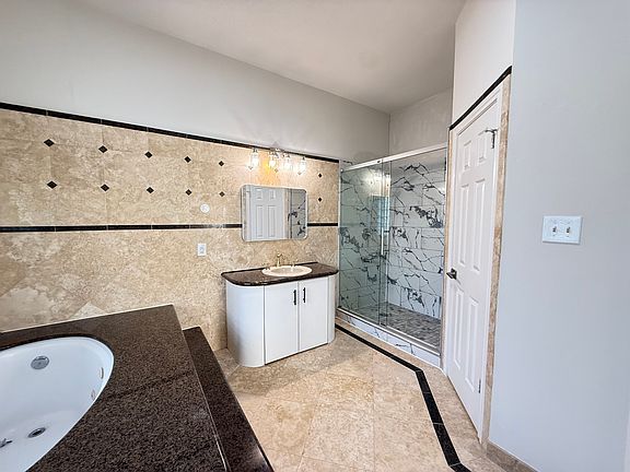 4th image of 3122 Gatesbury North Dr