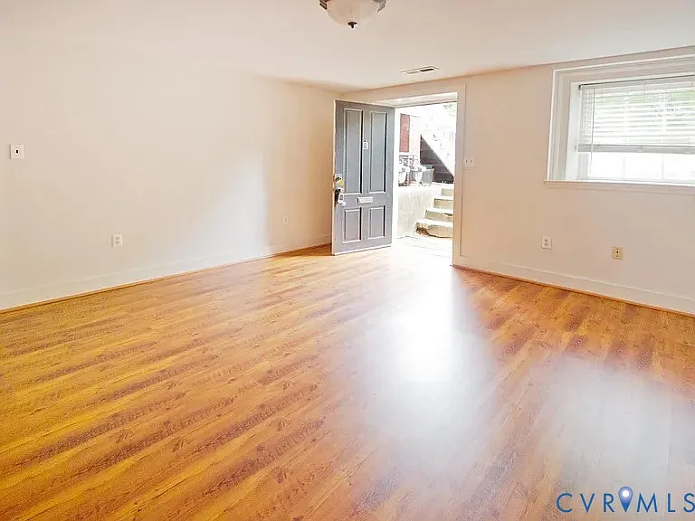 12 W Clay St #B — Photo 3