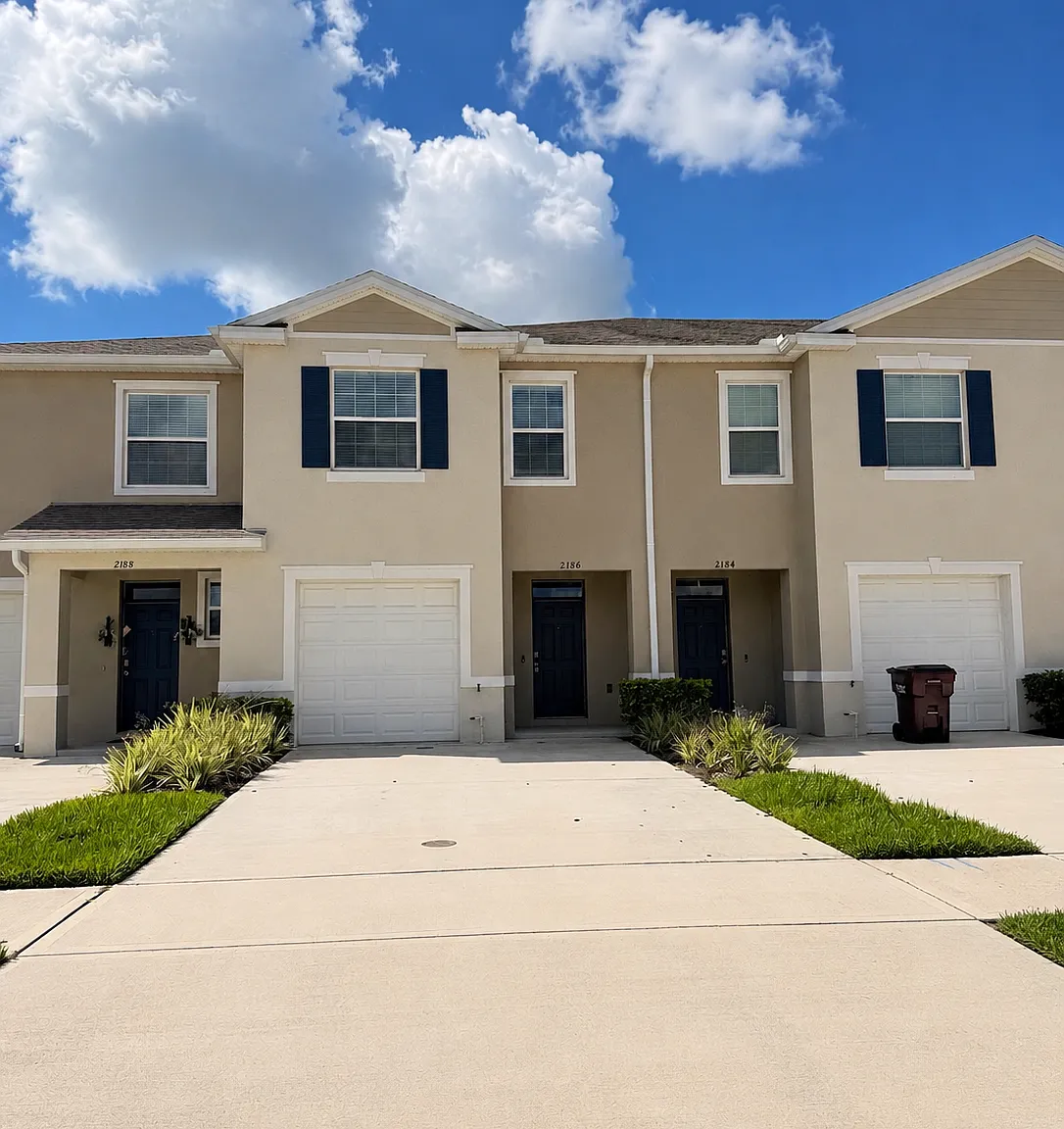 3 bed, 2.5 bath, 1740 sqft, $2,300 — Photo 1