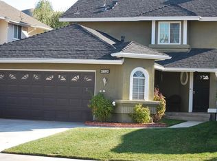 28812 Raintree Ln, Santa Clarita, CA 91390