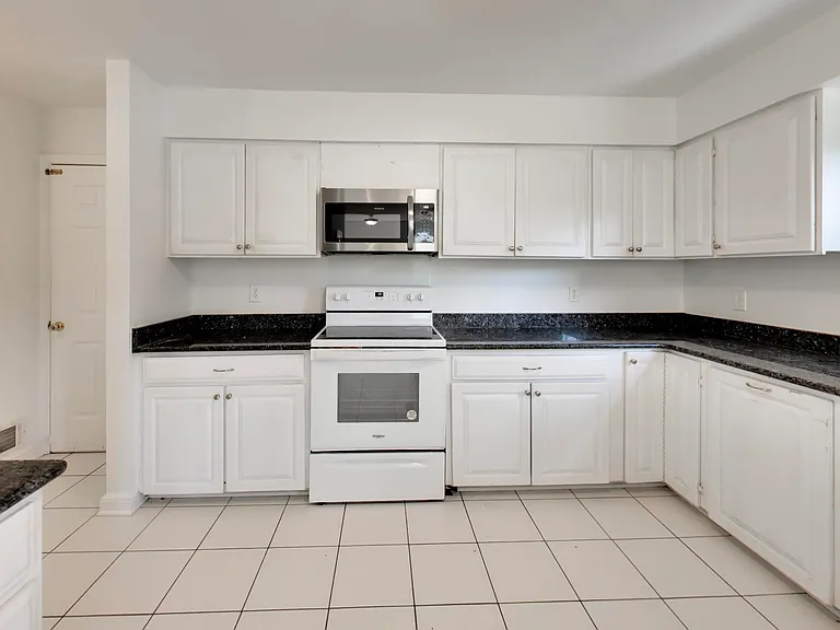 12015 Montrose Village Ter — Photo 20