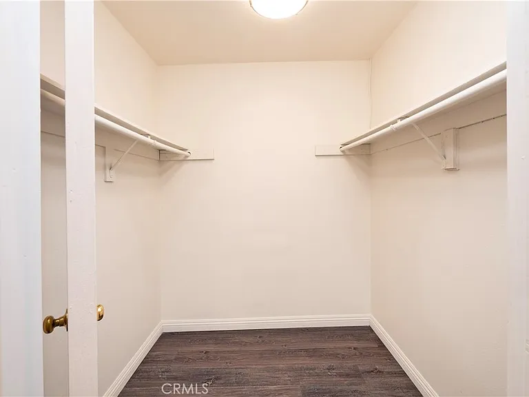 328 W 7th St — Photo 18