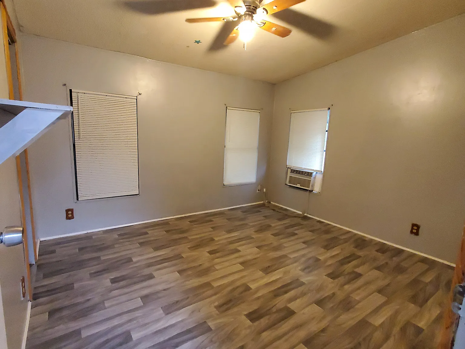 4 bed, 1400 sqft, $1,495 — Photo 2