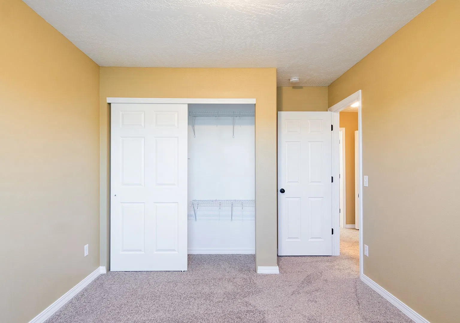 3 Bedroom, 2 bathroom townhouse on Sunnyside Hill! — Photo 4