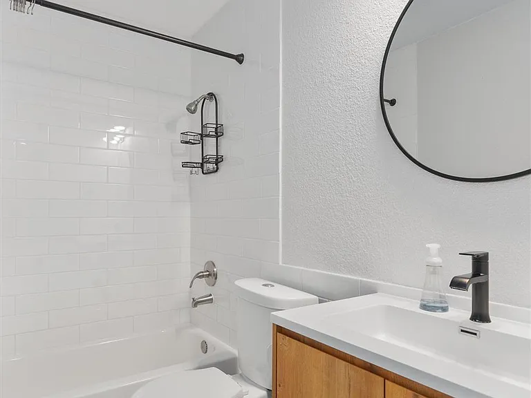 7806 Woodcroft Dr — Photo 21