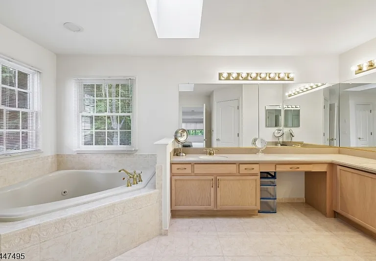 8 Pring Ct — Photo 23