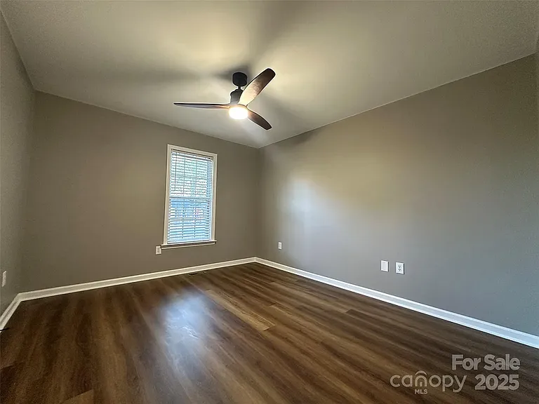 75 Eden St NW — Photo 9