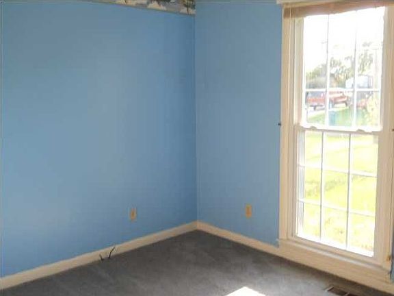 5th image of 674 Aqua Shores Dr