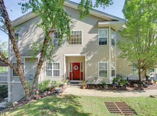 221 Ridge Dr, Pompton Lakes, NJ 07442