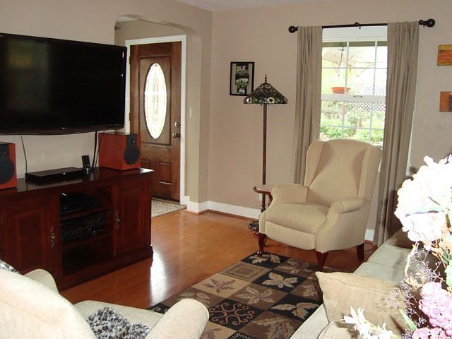 1st image of 625 Grove Ave