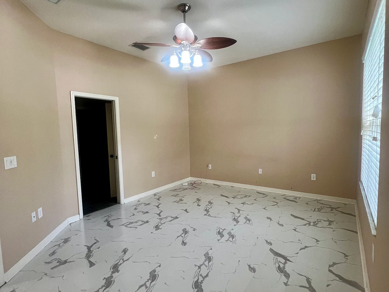 2 bed, 1455 sqft, $1,965 — Photo 4