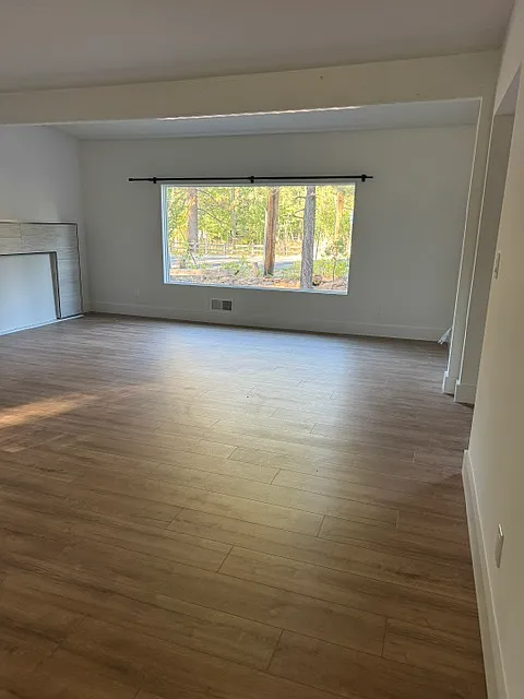 3 bed, 2000 sqft, $3,660 — Photo 3