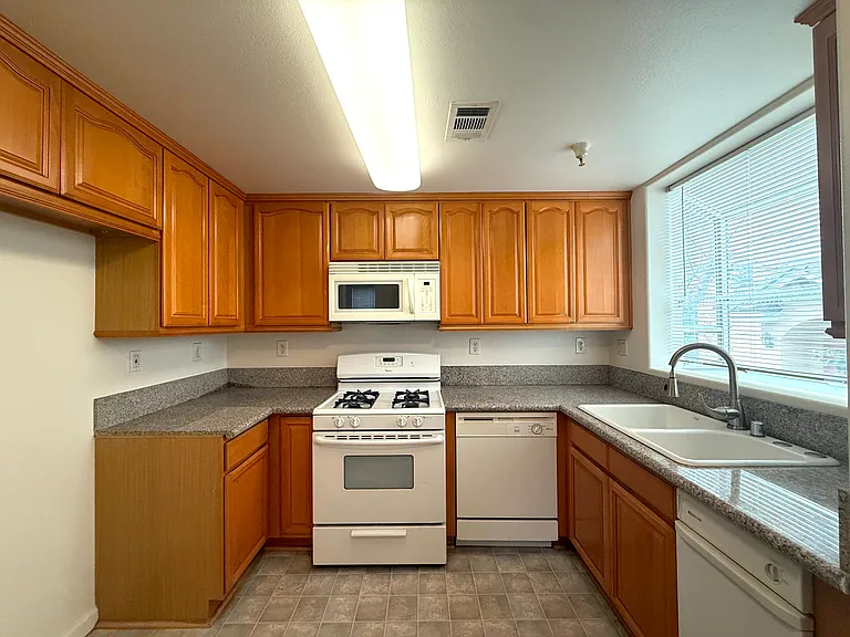 3317 Del Mar Ave #C — Photo 3