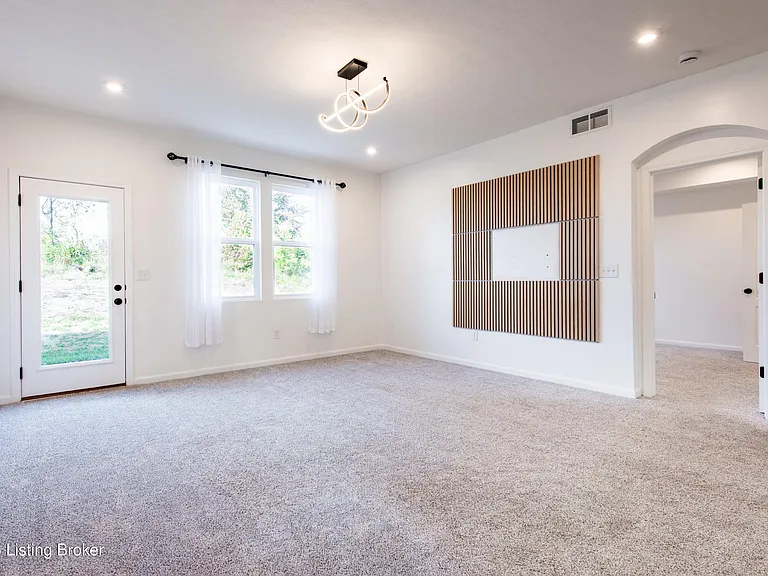 10029 Windcrest Farms Ln — Photo 22